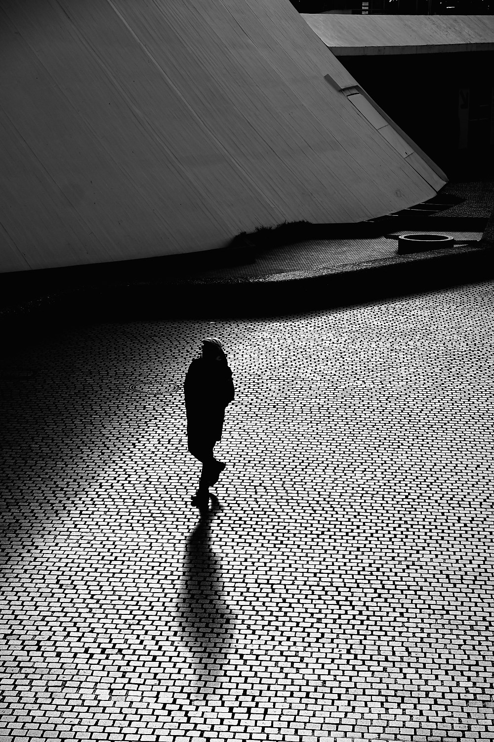 Shadow and solitude — Shadows